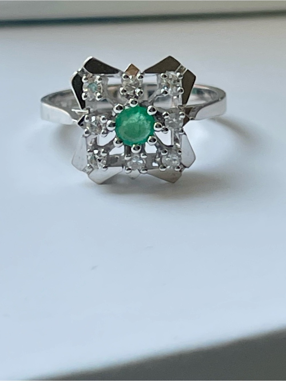18k White Gold New Emerald Diamond Modern Art Deco Snowflake Ring with Appraisal